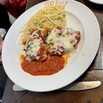 Bravo! Italian Kitchen - Cheesy tomato-sauced chicken parmesan - Italian Near Me - Mason, Ohio Bravo! Italian Kitchen - Cheesy tomato-sauced chicken parmesan - Italian Near Me - Mason, Ohio