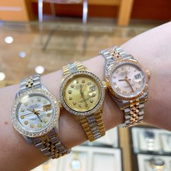 Classic Creations in Diamonds & Gold - Wide selection of pre-owned Rolex watches