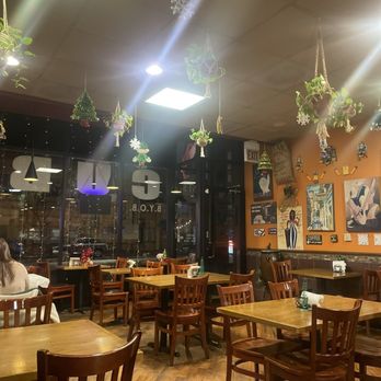 1492 Cuban Fusion - Warm, colorful, and full of Cuban character--vibrant energy and classic decor that sets the mood just right. - Cuban Near Me - Chicago, Illinois