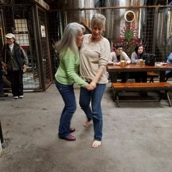 Borderlands Brewing - Sunday live music and dancing - Breweries Near Me - Tucson, Arizona Borderlands Brewing - Sunday live music and dancing - Breweries Near Me - Tucson, Arizona
