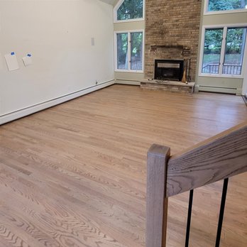 Magnus Flooring - Weathered Oak Stained Hardwood Floors in Mahwah, NJ - Flooring Near Me - Wayne, New Jersey Magnus Flooring - Weathered Oak Stained Hardwood Floors in Mahwah, NJ - Flooring Near Me - Wayne, New Jersey