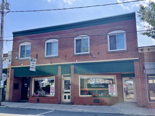 Amy's Place Bar & Grill by null