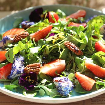 Wegeguru - Summer Medow Salad - Vegan Near Me - Warsaw, MZ