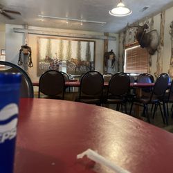 Almo Inn & the Outpost Steakhouse - Main dining area.
