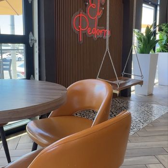 Con Azucar Cafe - Indoor sitting - Coffee & Tea Near Me - Los Angeles, California Con Azucar Cafe - Indoor sitting - Coffee & Tea Near Me - Los Angeles, California