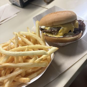 The Friendly Kearny Mesa - Burgers Near Me - San Diego, California