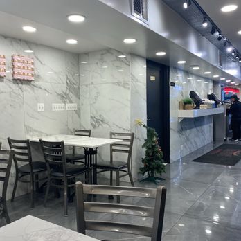 Roma Pizza - Dining area - Pizza Near Me - New York, New York