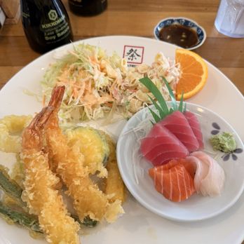 Matsuri - Mixed Sashimi Combo Plate - Sushi Bars Near Me - Pasadena, California