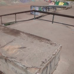 Skate Park Guará - Cantoneiras quebradas
