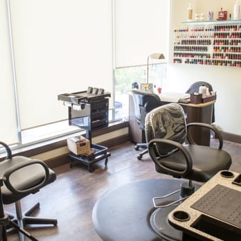 Salons by JC - Room with window - Hair Salons Near Me - Pearland, Texas