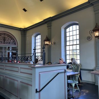 DoG Street Pub - Inside area - British Near Me - Williamsburg, Virginia