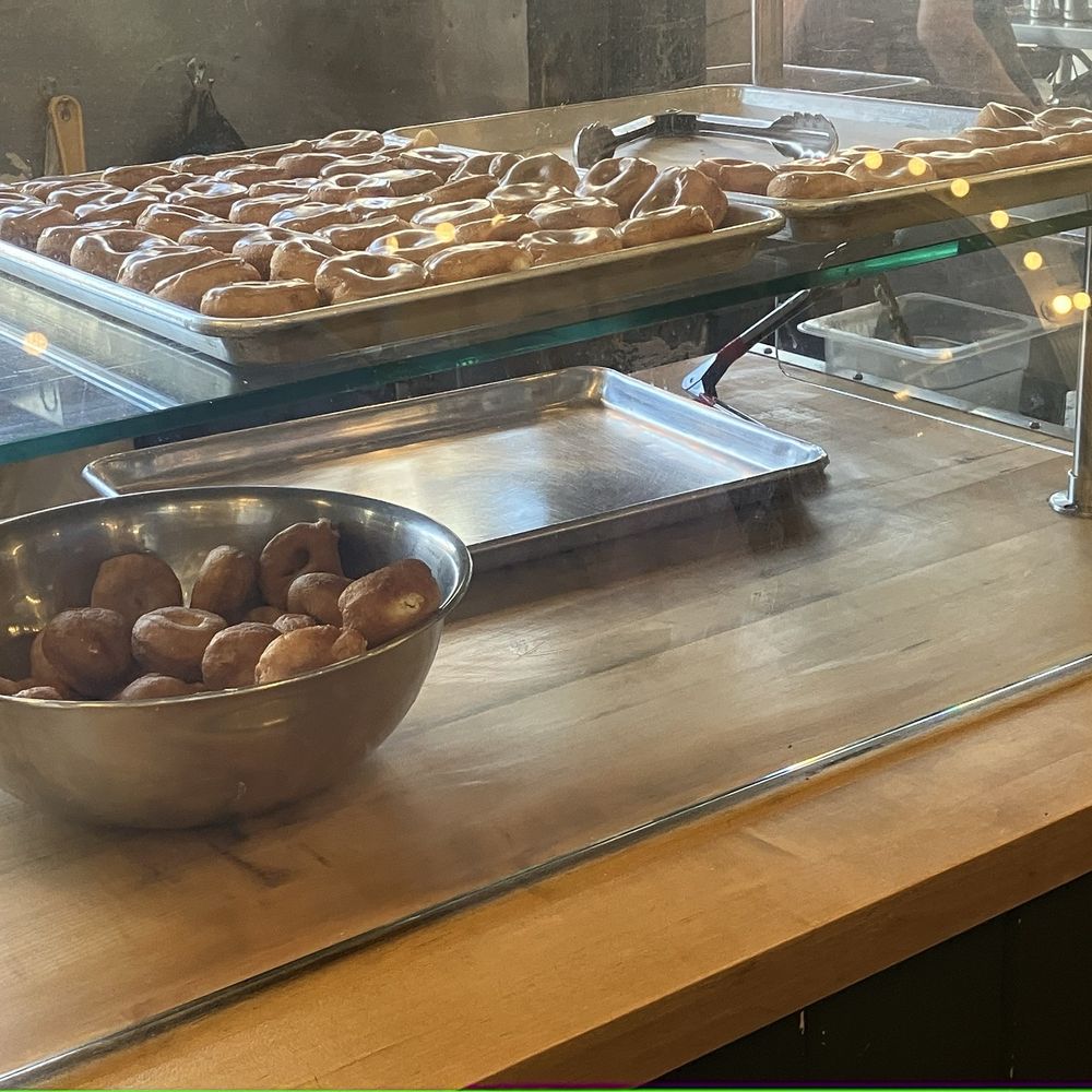 Daily Dozen Doughnut - Doughnuts - Bakeries Near Me - Seattle, Washington Daily Dozen Doughnut - Doughnuts - Bakeries Near Me - Seattle, Washington