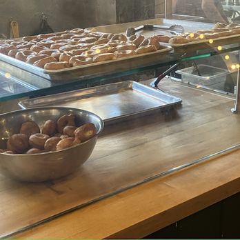 Daily Dozen Doughnut - Doughnuts - Bakeries Near Me - Seattle, Washington