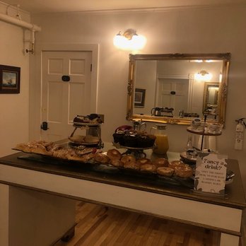 Queen Anne’s Revenge - Continental Breakfast - Hotels Near Me - Bar Harbor, Maine Queen Anne’s Revenge - Continental Breakfast - Hotels Near Me - Bar Harbor, Maine