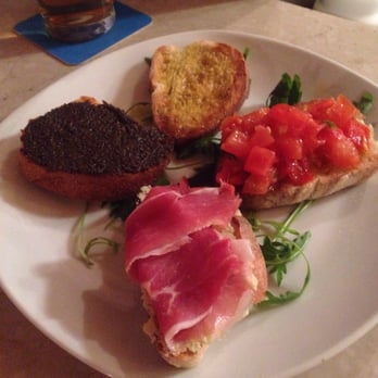 L'Angolo Della Pizza - Mixed bruschetta appetizer - Italian Near Me - Munich, BY L'Angolo Della Pizza - Mixed bruschetta appetizer - Italian Near Me - Munich, BY