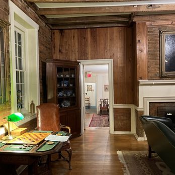 Wayside Inn  - Game time! - Hotels Near Me - Middletown, Virginia