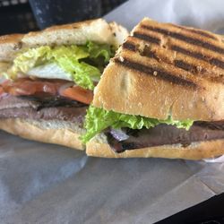 Avanti Cafe & Sandwich Bar - Roast beef panini