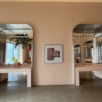 Glossier LA - Cosmetics & Beauty Supply Near Me - West Hollywood, California Glossier LA - Cosmetics & Beauty Supply Near Me - West Hollywood, California