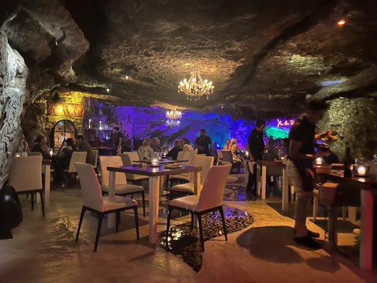 Alux Restaurant Bar and Lounge by null