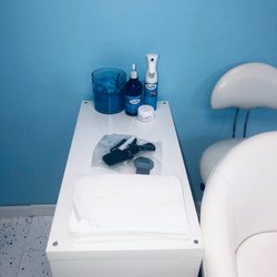 Hair Cleaners Lice Removal Clinics - Treating station