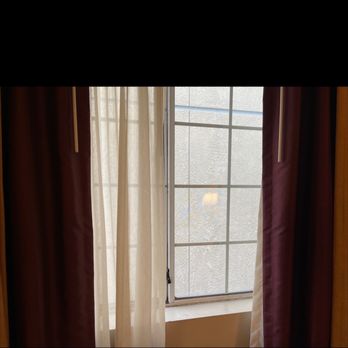 Best Western Luxury Inn - View of the wall - Hotels Near Me - Tracy, California Best Western Luxury Inn - View of the wall - Hotels Near Me - Tracy, California