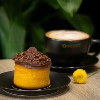 TorresBee - Carrot cake with melted brigadeiro on top - Pizza Near Me - Round Rock, Texas TorresBee - Carrot cake with melted brigadeiro on top - Pizza Near Me - Round Rock, Texas