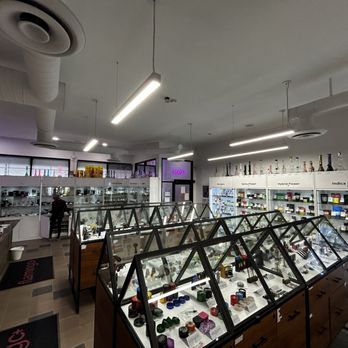 Flamingo+ Cannabis - We have a huge, high-quality, well-organized selection for all things cannabis, vapes and any other accessories you may need! - Vape Shops Near Me - Winnipeg, Manitoba Flamingo+ Cannabis - We have a huge, high-quality, well-organized selection for all things cannabis, vapes and any other accessories you may need! - Vape Shops Near Me - Winnipeg, Manitoba