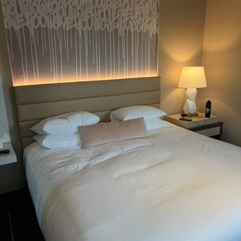 Kimpton Hotel Wilshire - Hotels Near Me - Los Angeles, California Kimpton Hotel Wilshire - Hotels Near Me - Los Angeles, California
