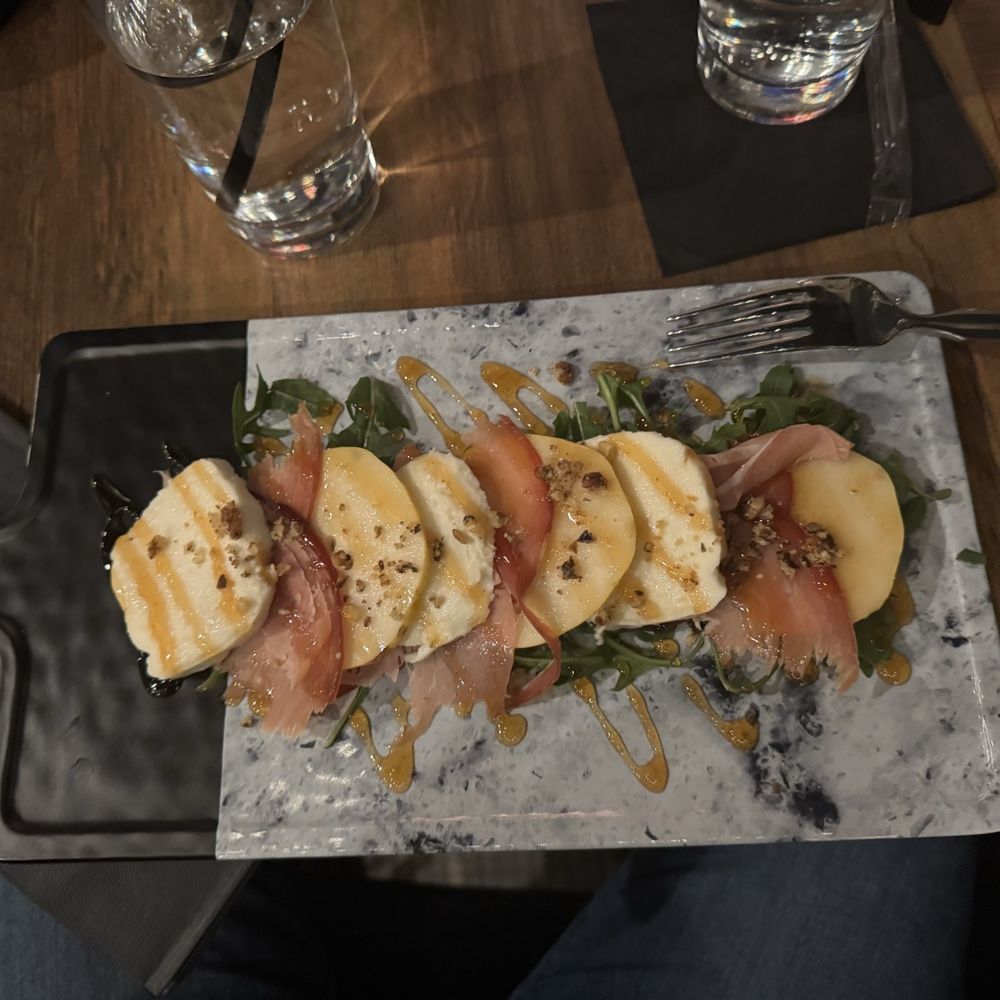 Vino Sabor - Great presentation - Wine Bars Near Me - Columbia, South Carolina
