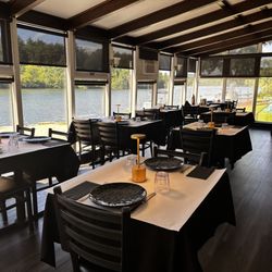 Mint - Indian Lakeside Dining - Dining room with a lake view