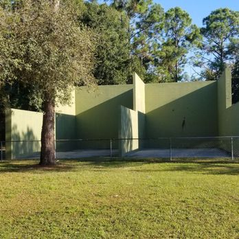 Lee P Moore Park - Racquetball court. - Parks Near Me - Sanford, Florida
