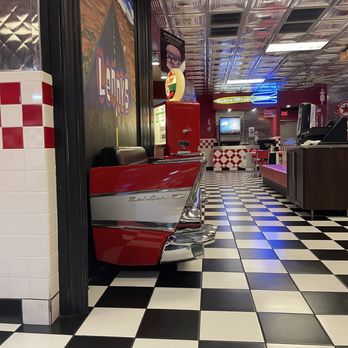 Lennys Burger - Decor - Burgers Near Me - Chandler, Arizona