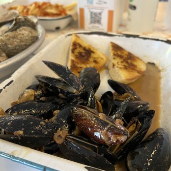 TLC Austin - Lemon garlic mussels - American Near Me - Austin, Texas TLC Austin - Lemon garlic mussels - American Near Me - Austin, Texas