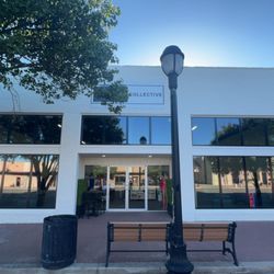 Blades Hair Studio - Store front