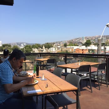 El Internado - Terrace with gorgeous view of the old town. - Gastropubs Near Me - Valparaíso, VS