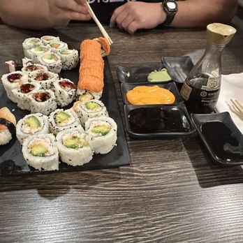 SEE-WEE-ROLL Japanese Restaurant - Pictured-Crunchy roll, eel roll, Philly roll, dragon roll(can't remember the name), and 2 pieces of Octopus nigiri. - Japanese Near Me - Mobile, Alabama SEE-WEE-ROLL Japanese Restaurant - Pictured-Crunchy roll, eel roll, Philly roll, dragon roll(can't remember the name), and 2 pieces of Octopus nigiri. - Japanese Near Me - Mobile, Alabama