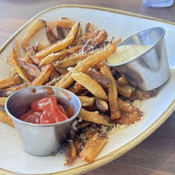 Monkeypod Kitchen - Garlic truffle fries - Tacos Near Me - Honolulu, Hawaii Monkeypod Kitchen - Garlic truffle fries - Tacos Near Me - Honolulu, Hawaii