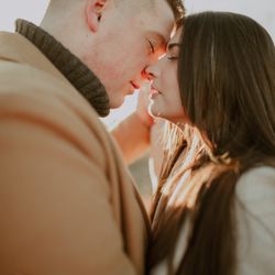 Wild Spruce Photography - Hold me close