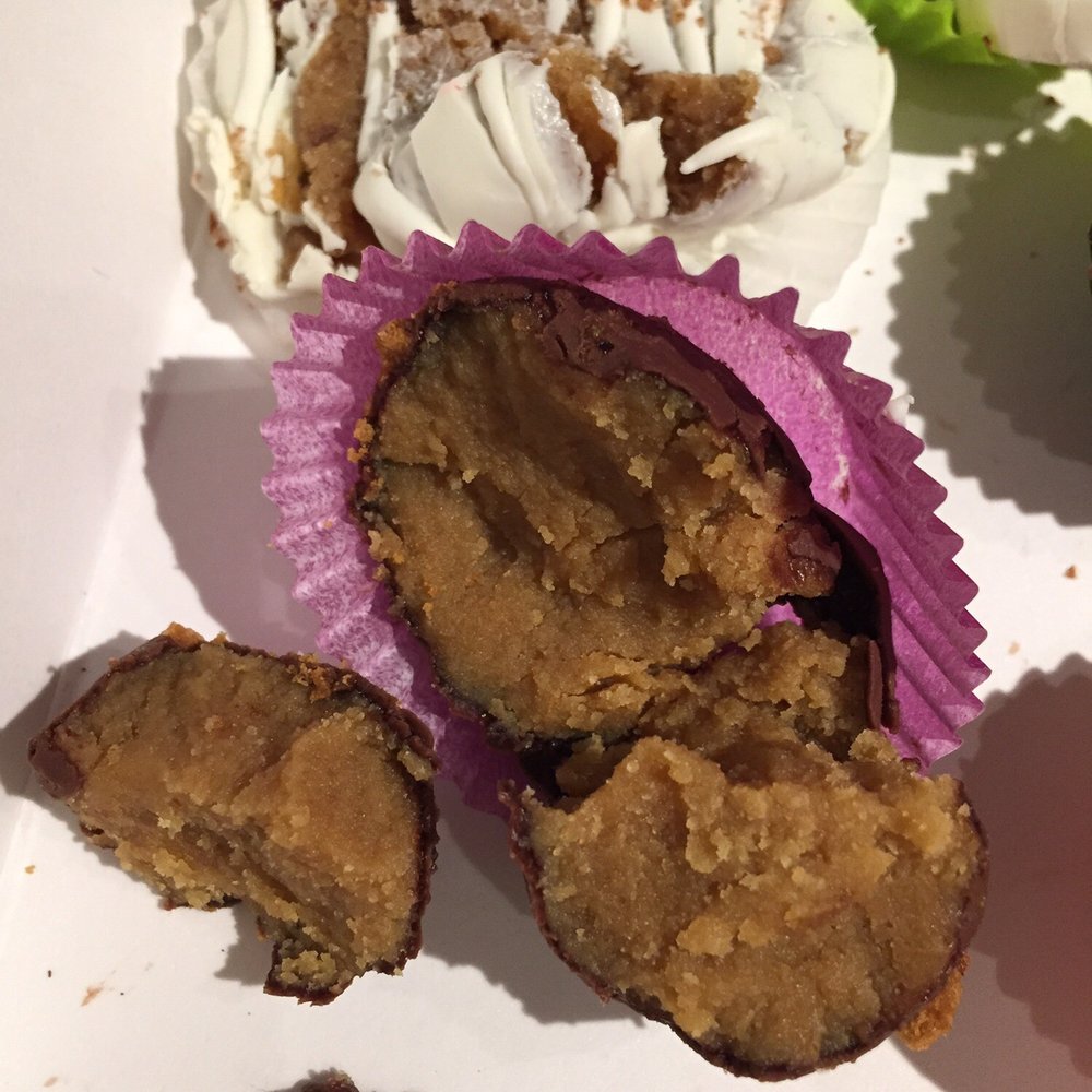 Sweet Doctors - Another one of the dozen pops that had an egg and batter taste. - Desserts Near Me - Sarasota, Florida Sweet Doctors - Another one of the dozen pops that had an egg and batter taste. - Desserts Near Me - Sarasota, Florida