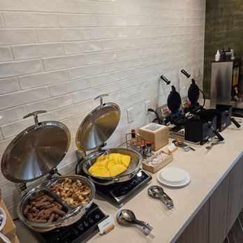 Fairfield by Marriott Inn & Suites - Hot Breakfast options - Hotels Near Me - York, Nebraska Fairfield by Marriott Inn & Suites - Hot Breakfast options - Hotels Near Me - York, Nebraska