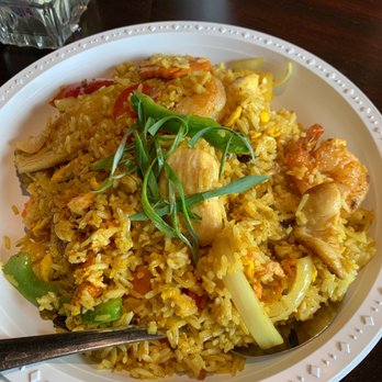 Green Mango Thai - Pineapple with shrimp and chicken - Thai Near Me - Rancho Cucamonga, California
