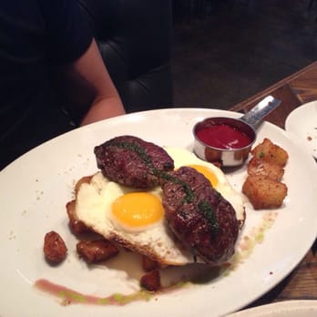 Siena Tavern - Steak and Eggs - Italian Near Me - Chicago, Illinois