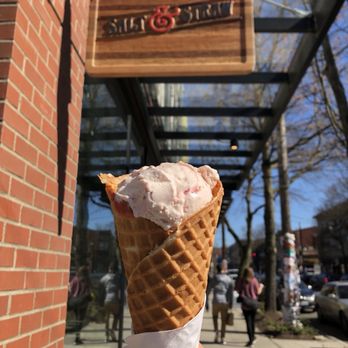 Salt & Straw - Strawberry honey balsamic with black pepper - Ice Cream & Frozen Yogurt Near Me - Seattle, Washington Salt & Straw - Strawberry honey balsamic with black pepper - Ice Cream & Frozen Yogurt Near Me - Seattle, Washington