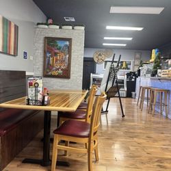 Alfredo's Cafe - Seating area