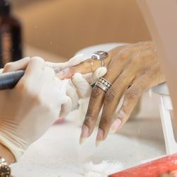 Golden Nails Salon & Spa