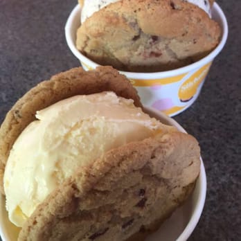 Slickables - Vanilla and Oreo ice cream sandwich with chocolate chip cookies - Ice Cream & Frozen Yogurt Near Me - Tempe, Arizona Slickables - Vanilla and Oreo ice cream sandwich with chocolate chip cookies - Ice Cream & Frozen Yogurt Near Me - Tempe, Arizona