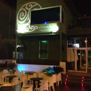 El Varadero - Fachada noche - Comedy Clubs Near Me - Gandia, V El Varadero - Fachada noche - Comedy Clubs Near Me - Gandia, V