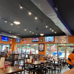 Craven Wings - Restaurant area