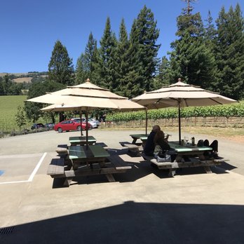 Toulouse Vineyards and Winery - Cute picnic tables - Wineries Near Me - Philo, California