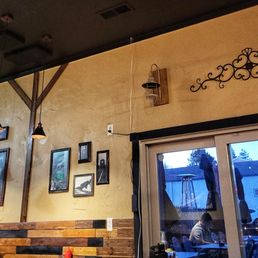 Great decor in here!